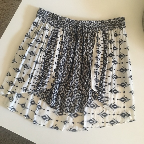 Zara Dresses & Skirts - Zara Mini Skirt